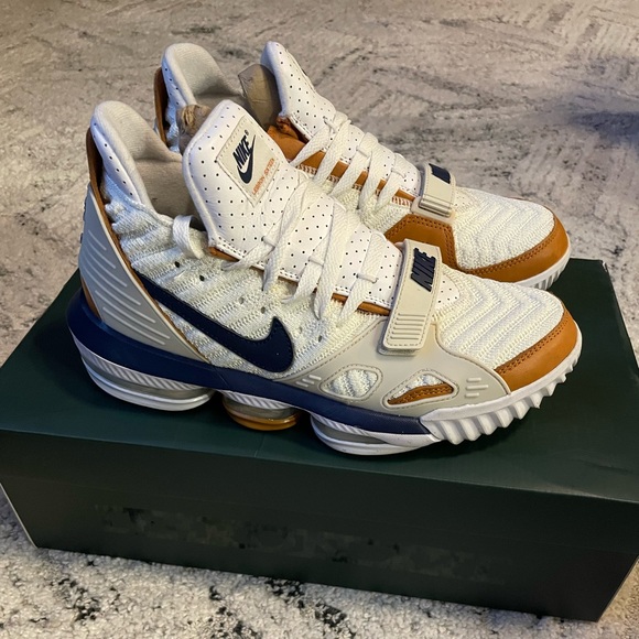 Other - Lebron 16 “Air Trainer Medicine Ball”- Men’s size 8.5 or Women’s size 10